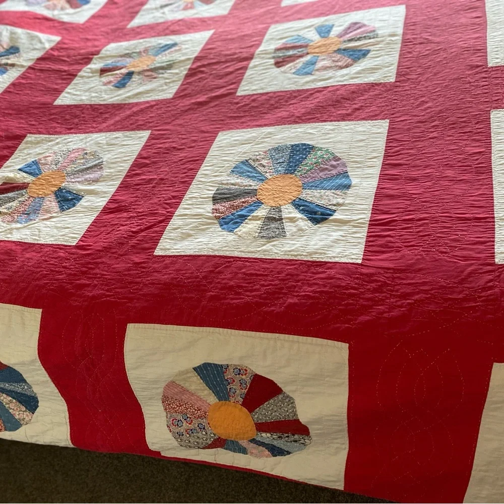 Vintage Dresden Plate Quilt Red & Beautiful 101”/95” well stitched❗️❗️